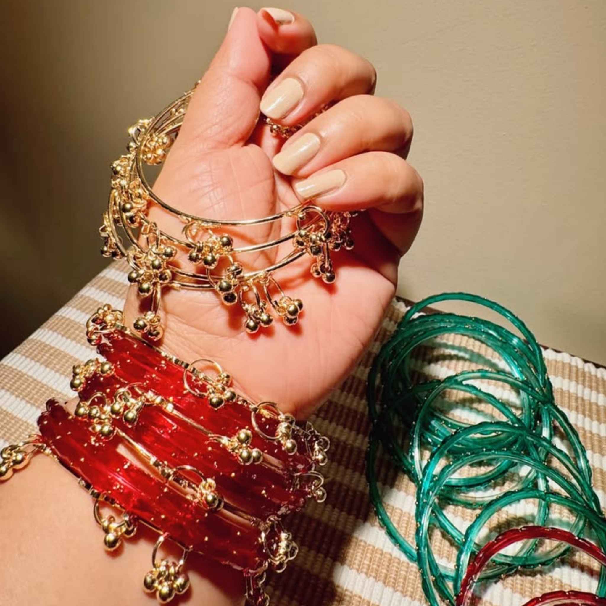 Viral Kashmiri Ghungroo Glass Bangle Set-1 dozen - Red (12 Simple 4 Ghungroo Bangles)